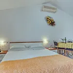 Apartmets Slavica 1644 아파트 *