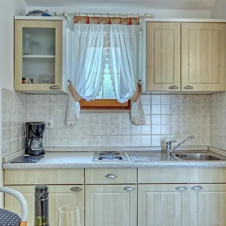 Apartmets Slavica 1644 *